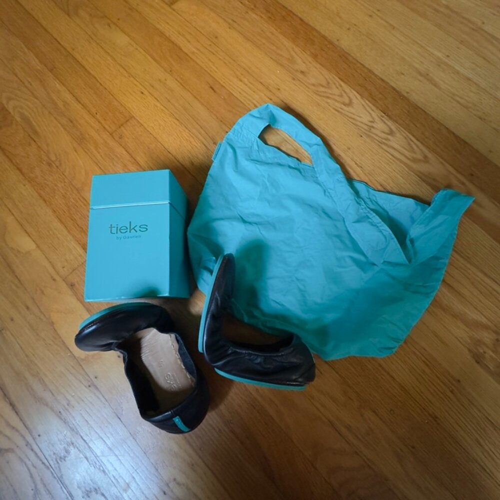 TIEKS Black Round Toe Ballet Shoes